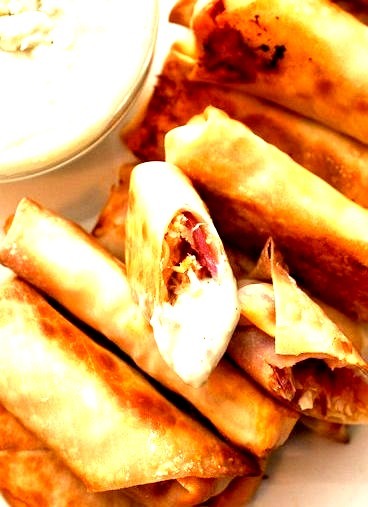 Buffalo Chicken Egg Rolls (by Smells Like Home)